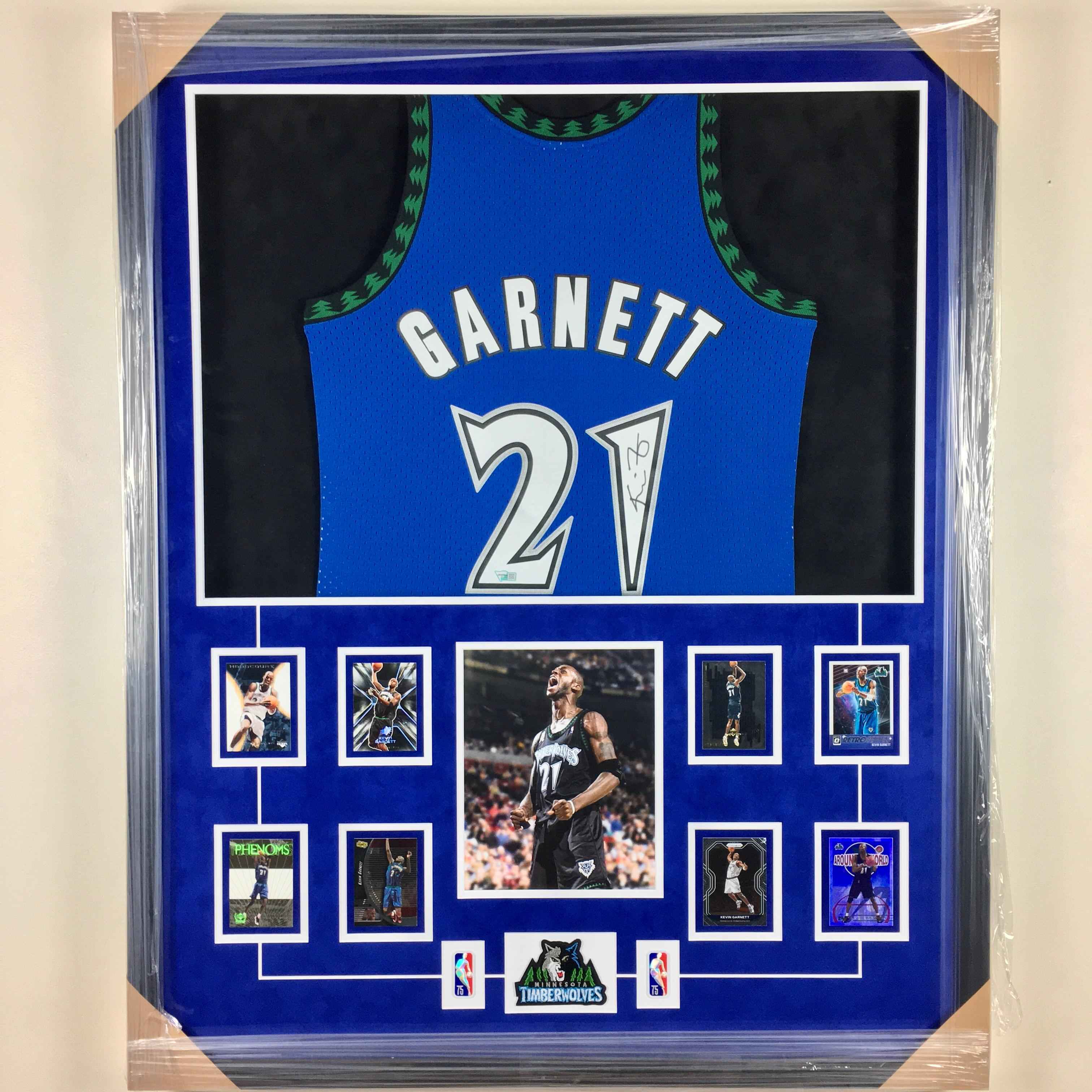 Kevin Garnett Signed Jersey Framed