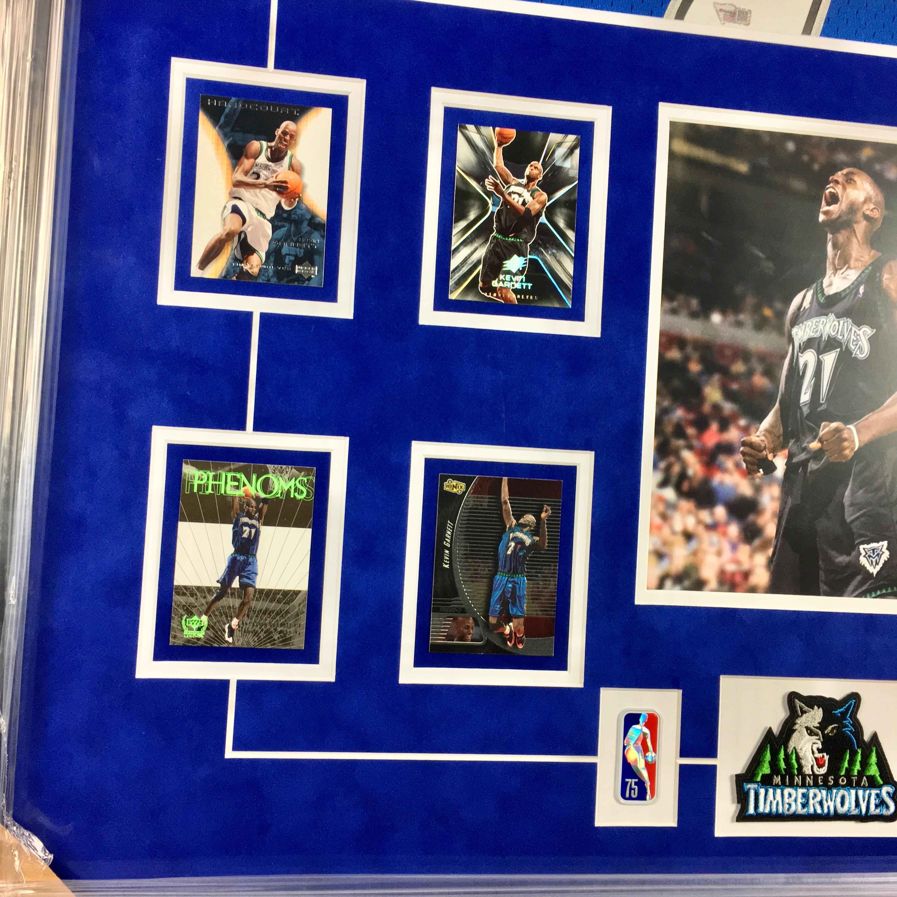 Kevin Garnett Signed Jersey Framed