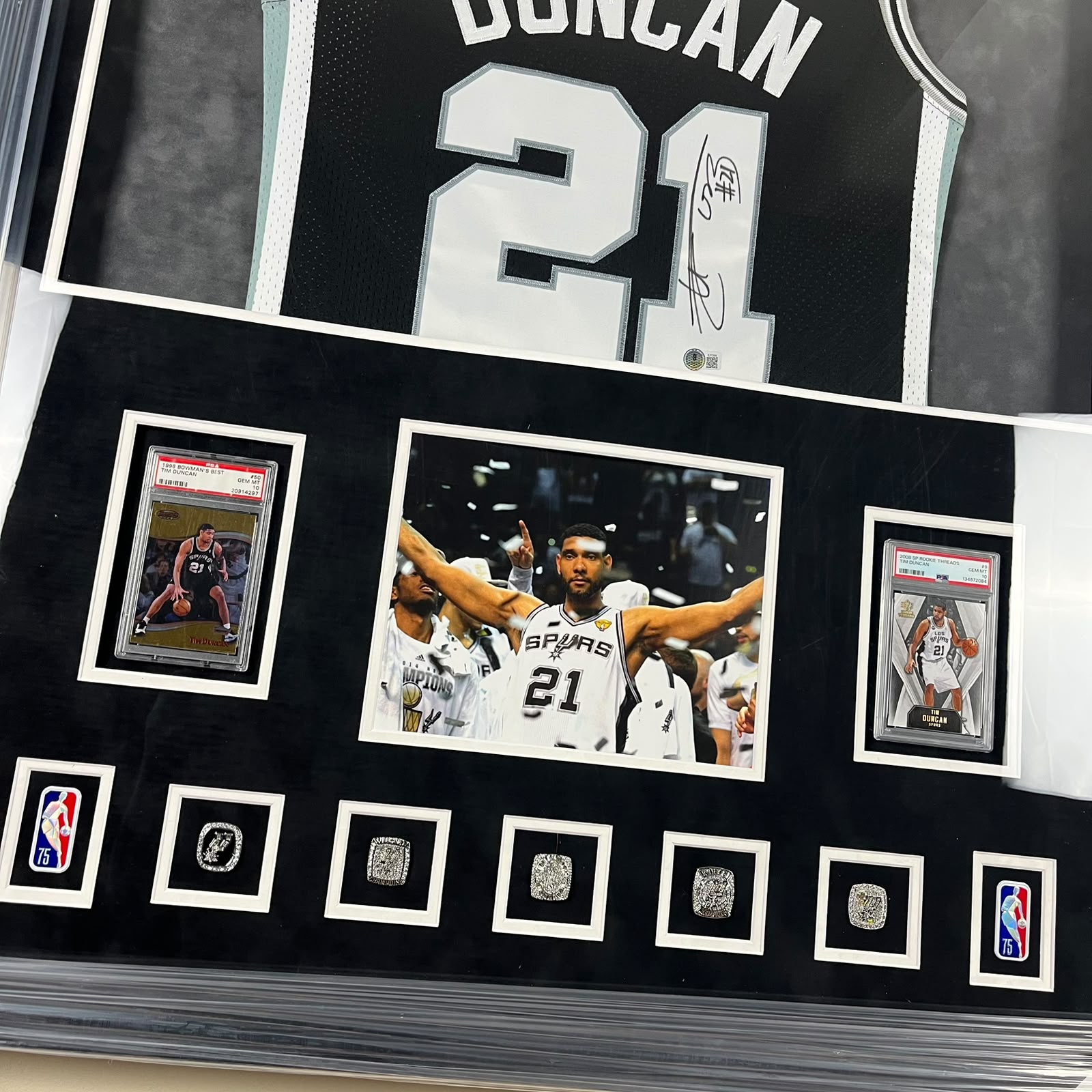 Tim Duncan Signed Jersey Framed