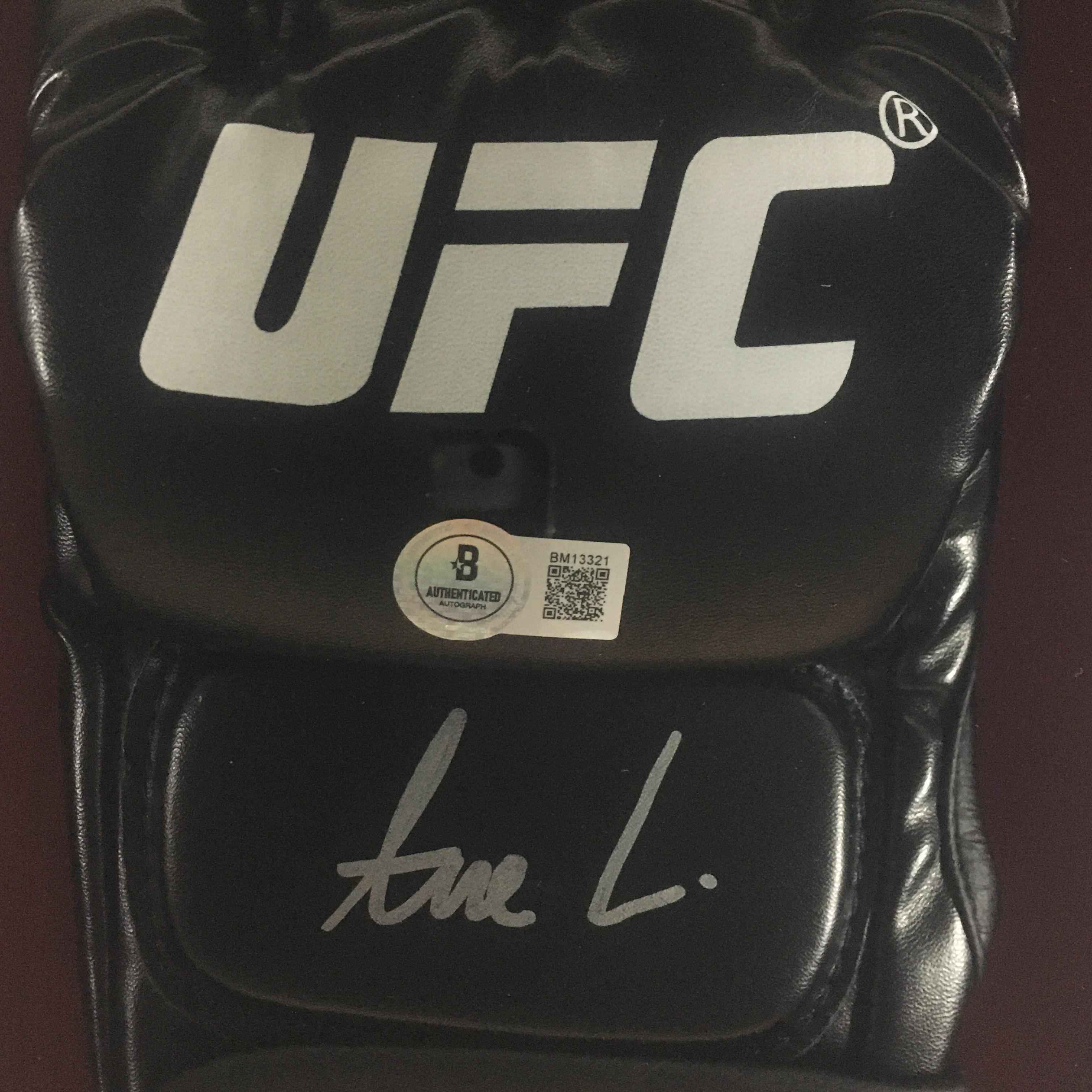 Alexander Volkanovski Signed Glove Framed