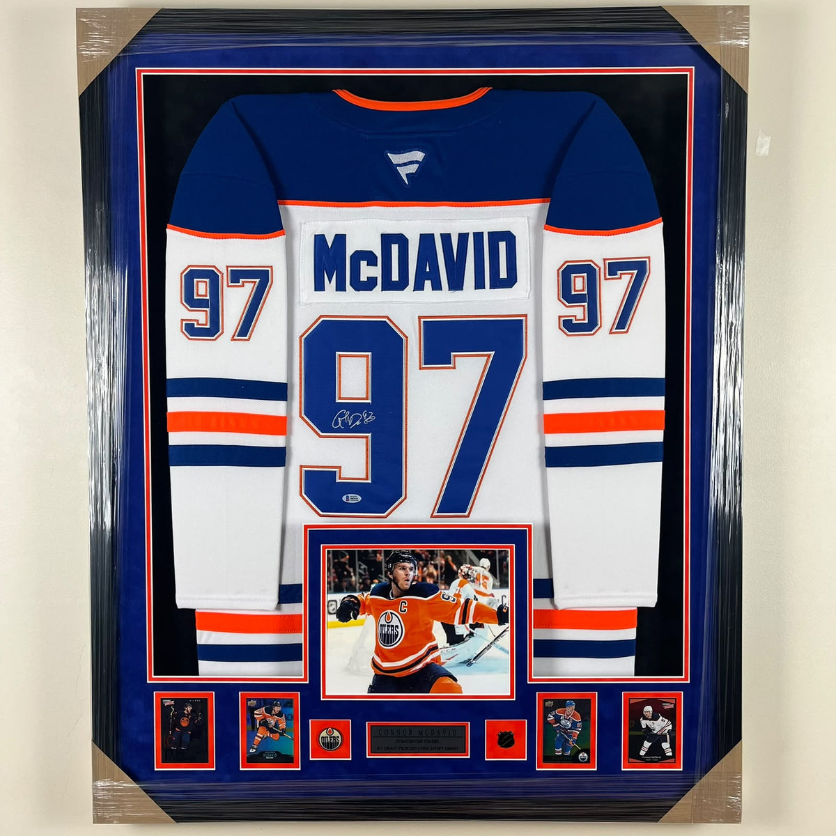Connor McDavid Signed Jersey Framed