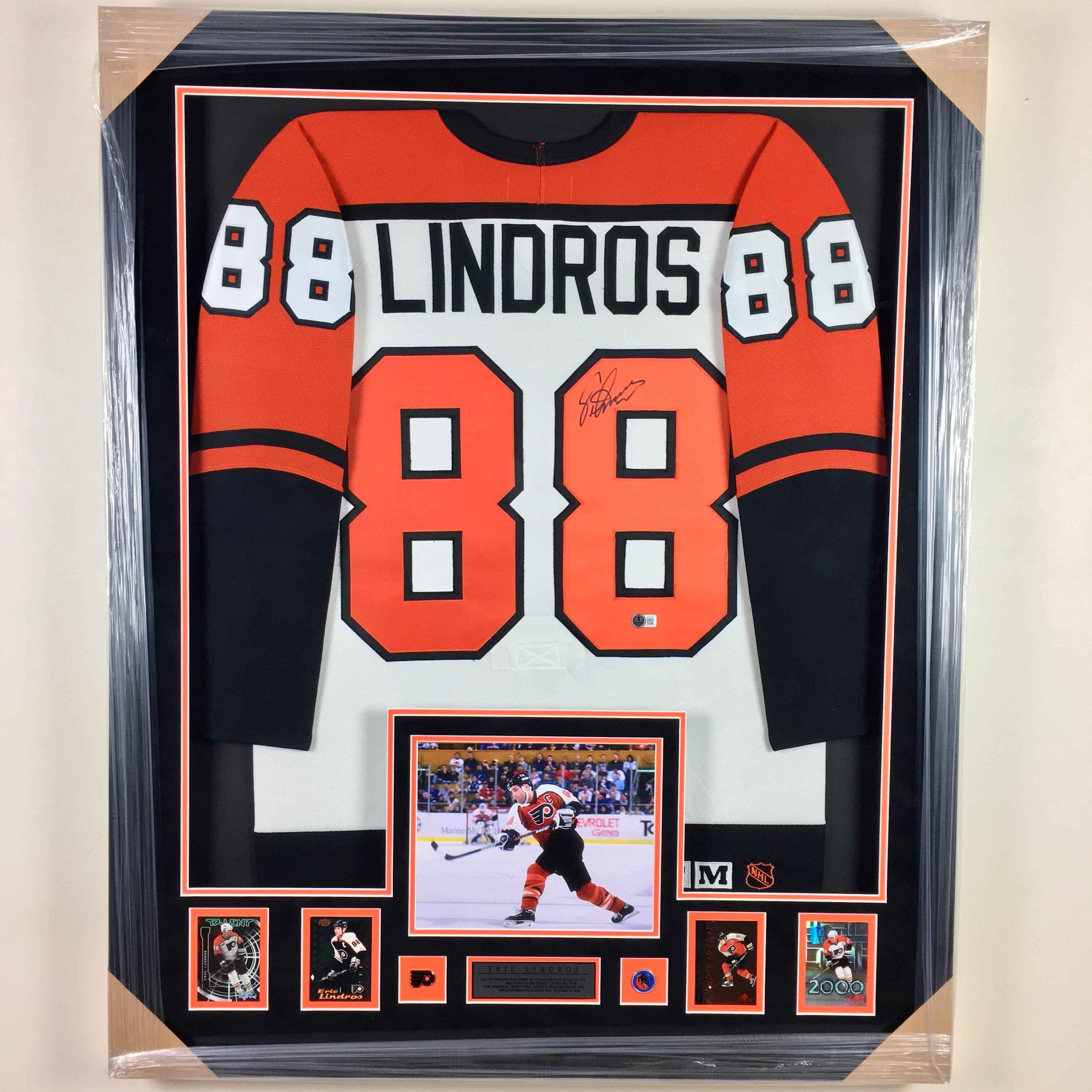 Eric Lindros Signed Jersey Framed