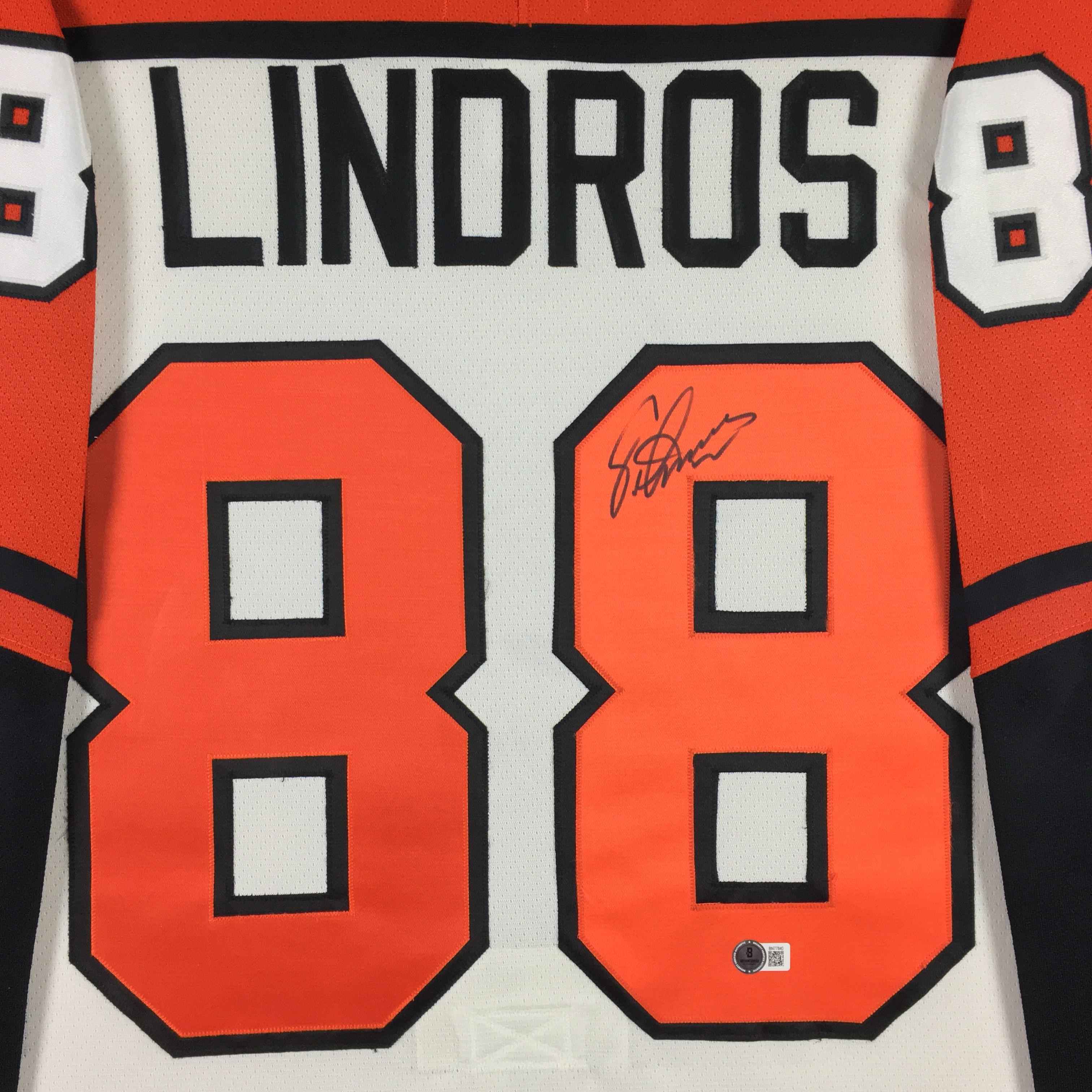 Eric Lindros Signed Jersey Framed