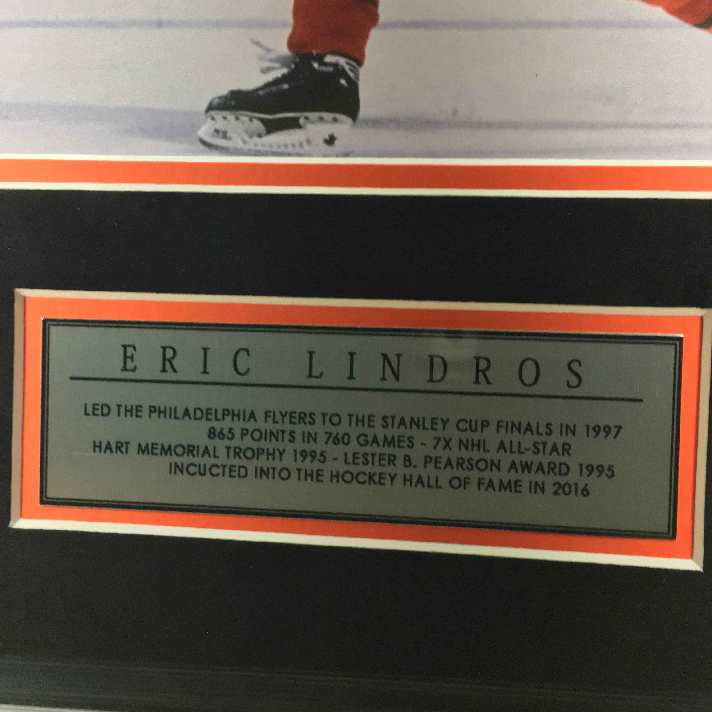 Eric Lindros Signed Jersey Framed