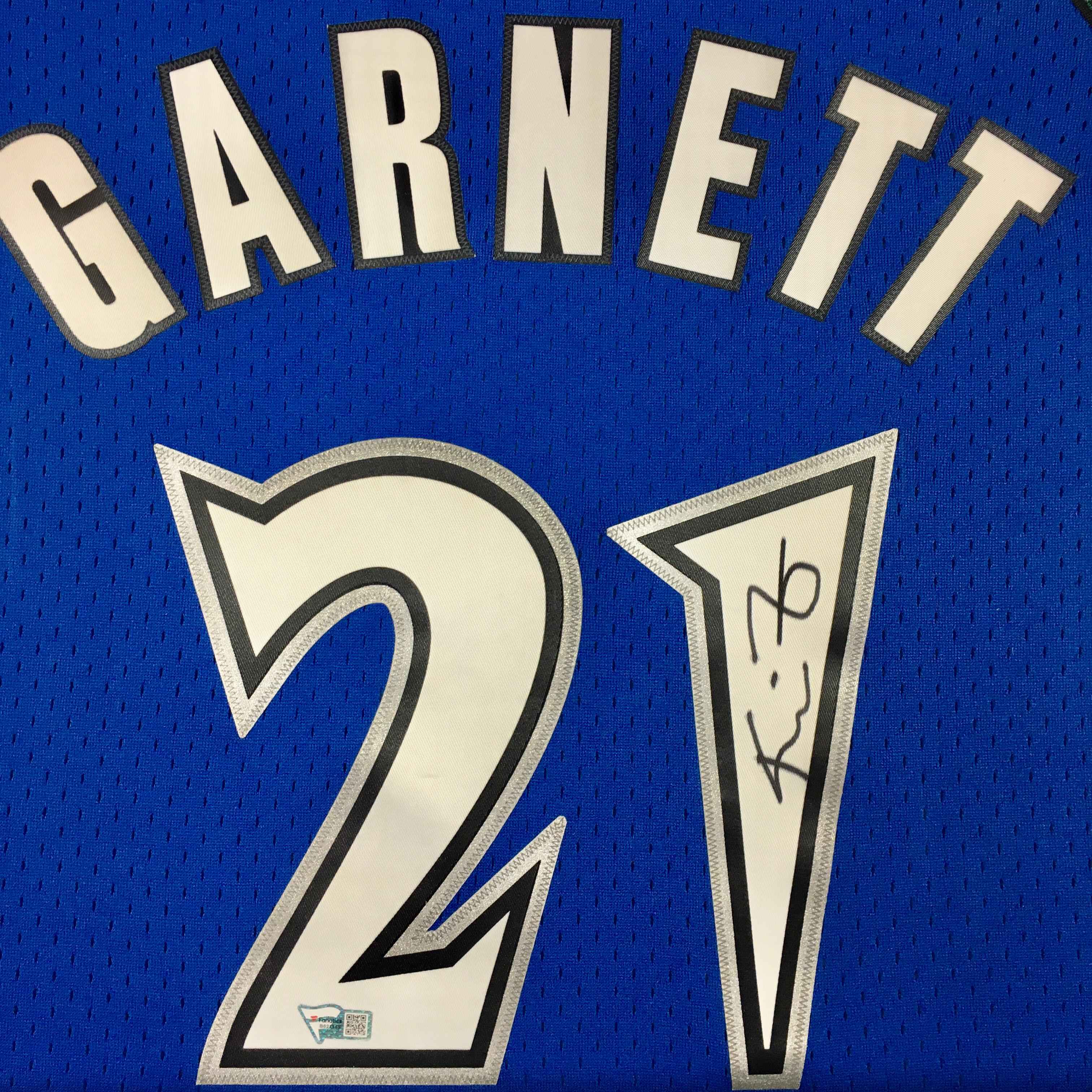 Kevin Garnett Signed Jersey Framed