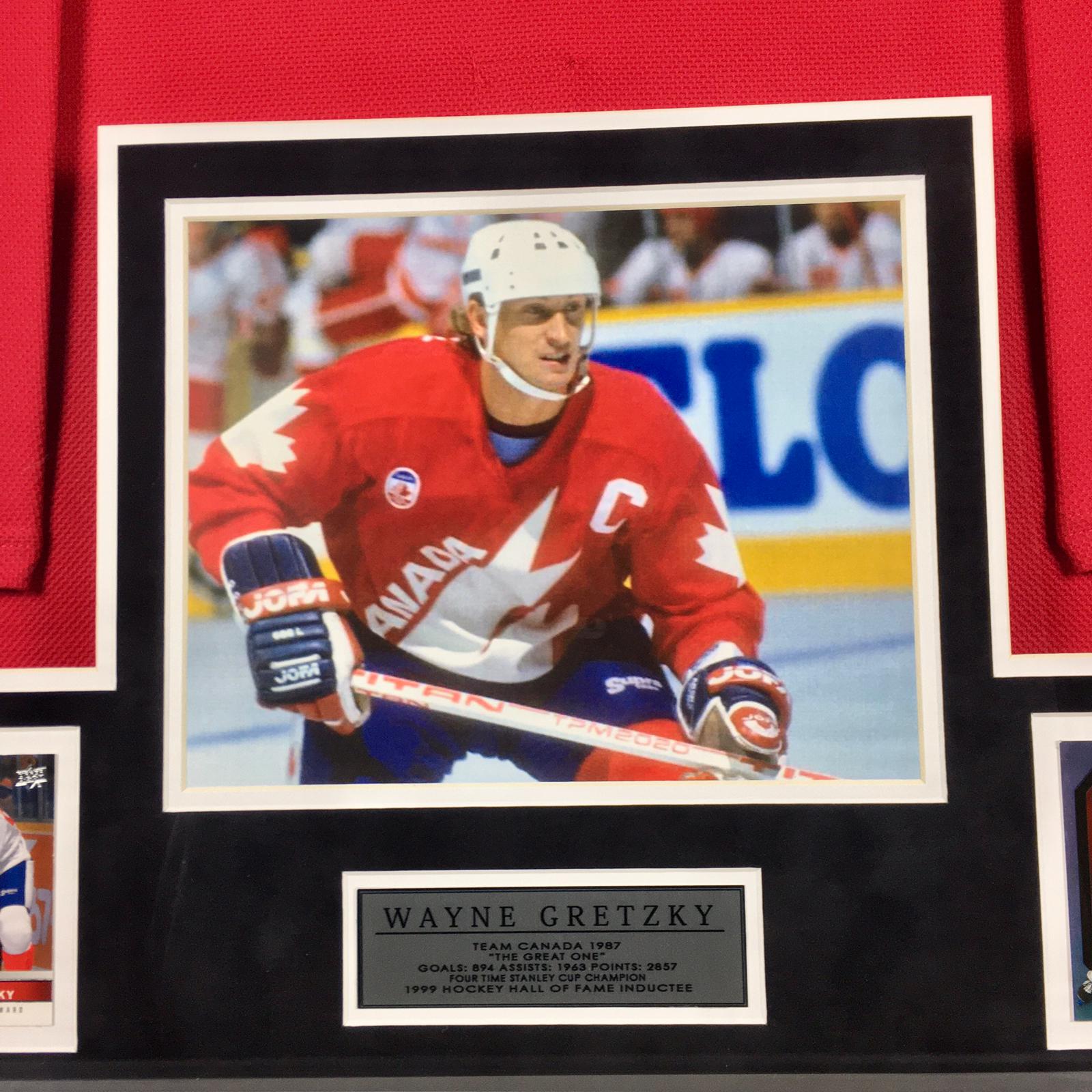 Wayne Gretzky Signed Jersey Framed