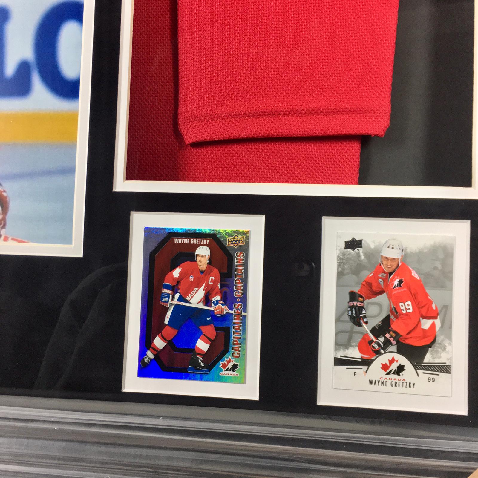 Wayne Gretzky Signed Jersey Framed