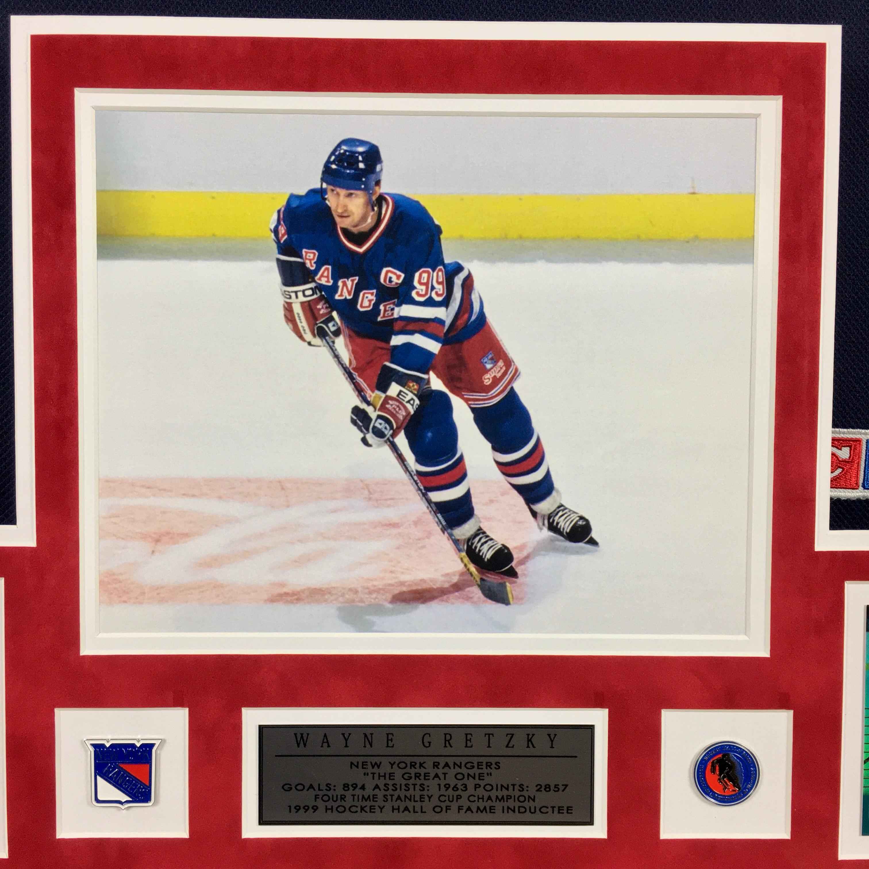 Wayne Gretzky Signed Jersey Framed